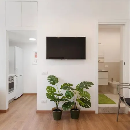 Amazing With Botanic Touch In The Center Appartement